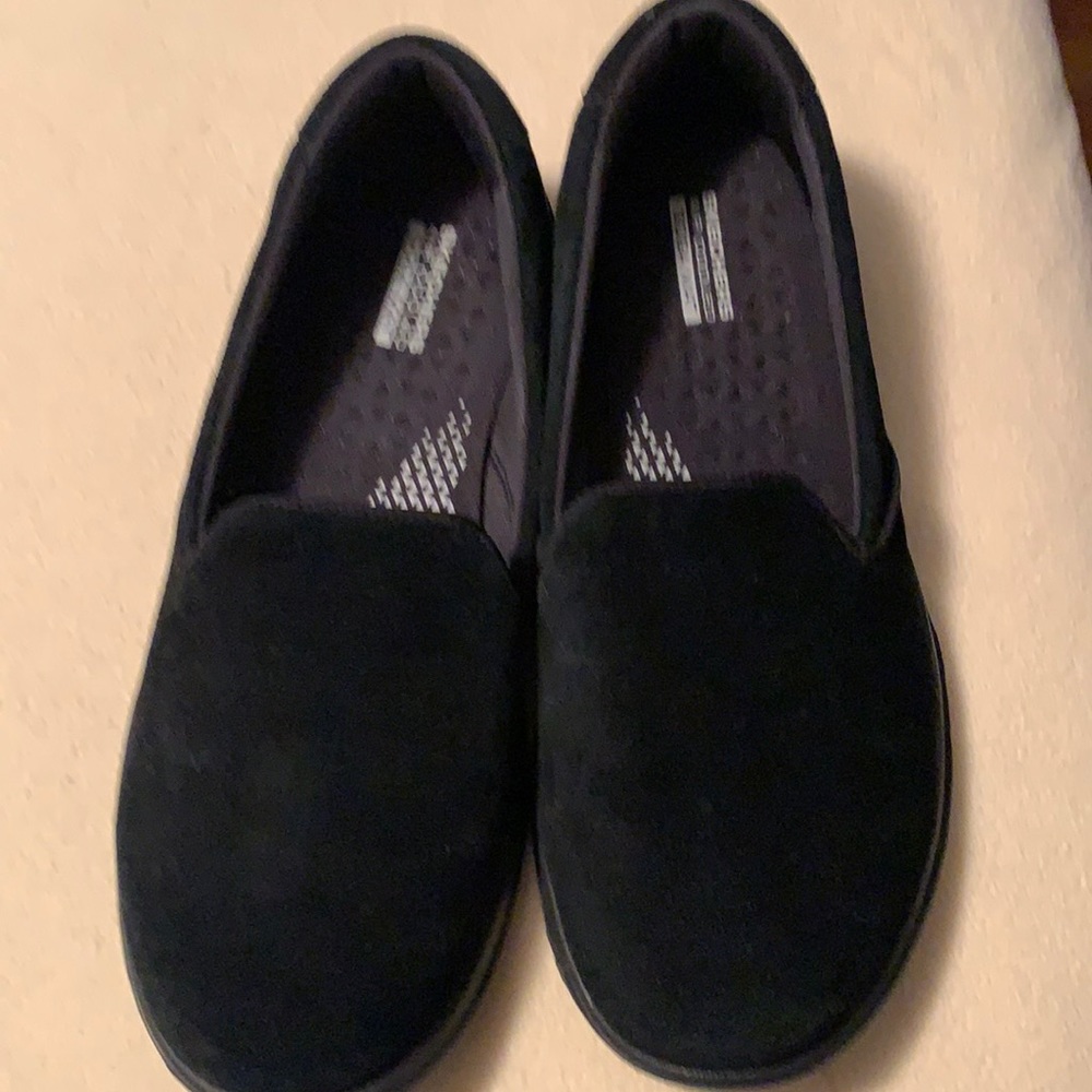 Womens black suede sketchers slip ones.size 8 1/2